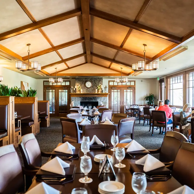 RVCC Grill - Rogue Valley Country Club, Medford, OR