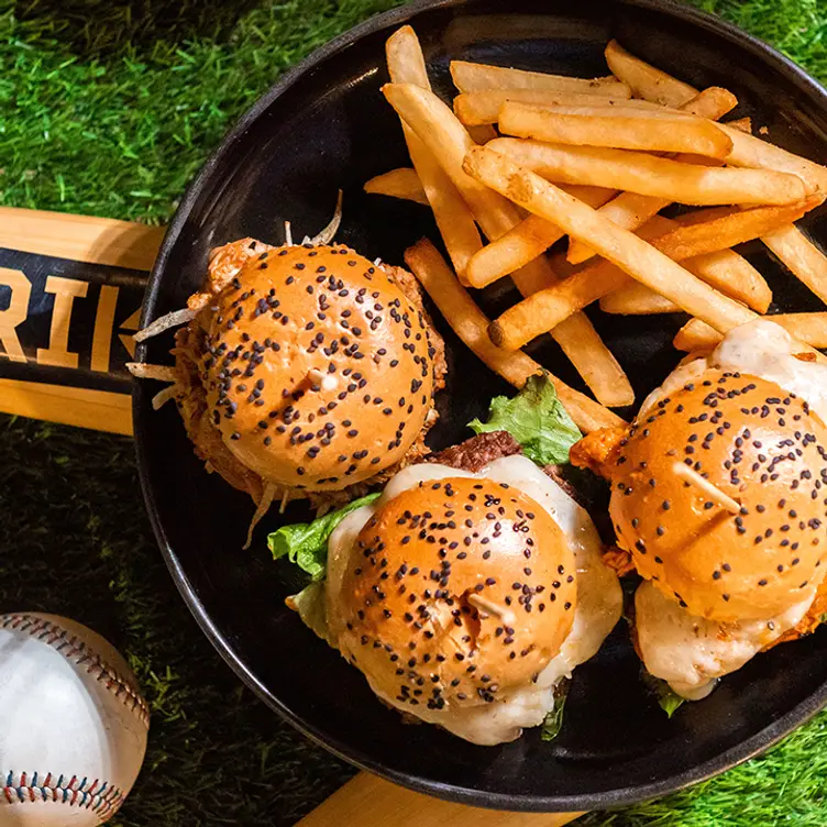 Sports bar con simuladores de baseball. - BATBOX - SAN PEDRO, Monterrey, NLE