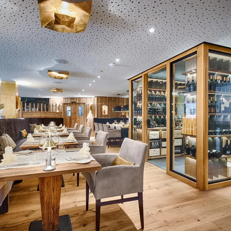 Restaurant mit Weinhumidor - Restaurant Reiser's，BYGarmisch-Partenkirchen