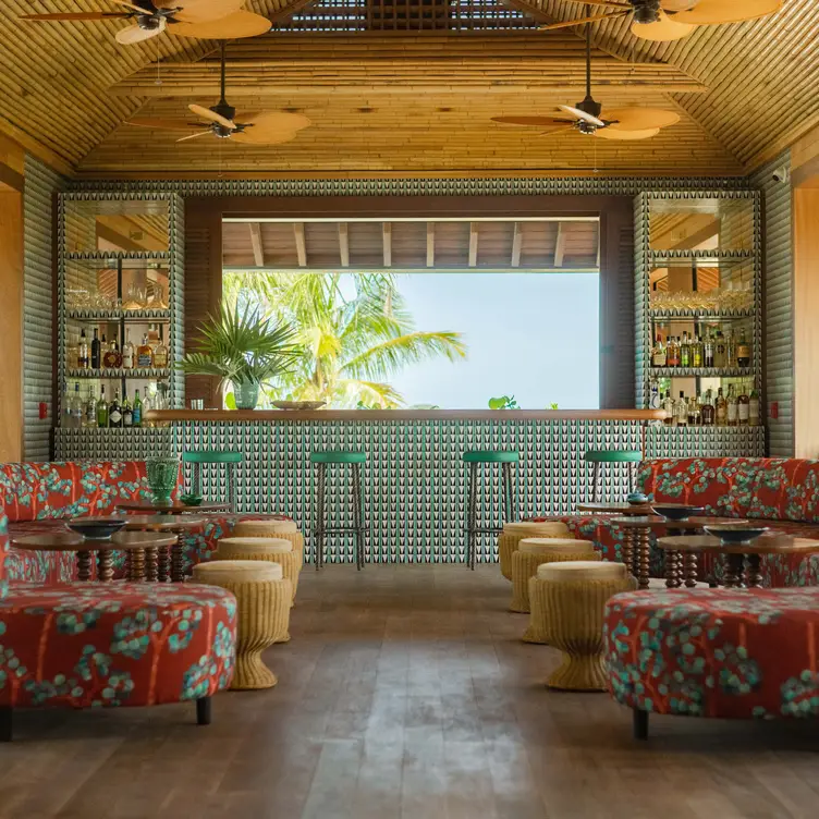 Norman's Cay Yacht Club Bar and Lounge  - The Yacht Club Restaurant, Norman's Cay, Exuma