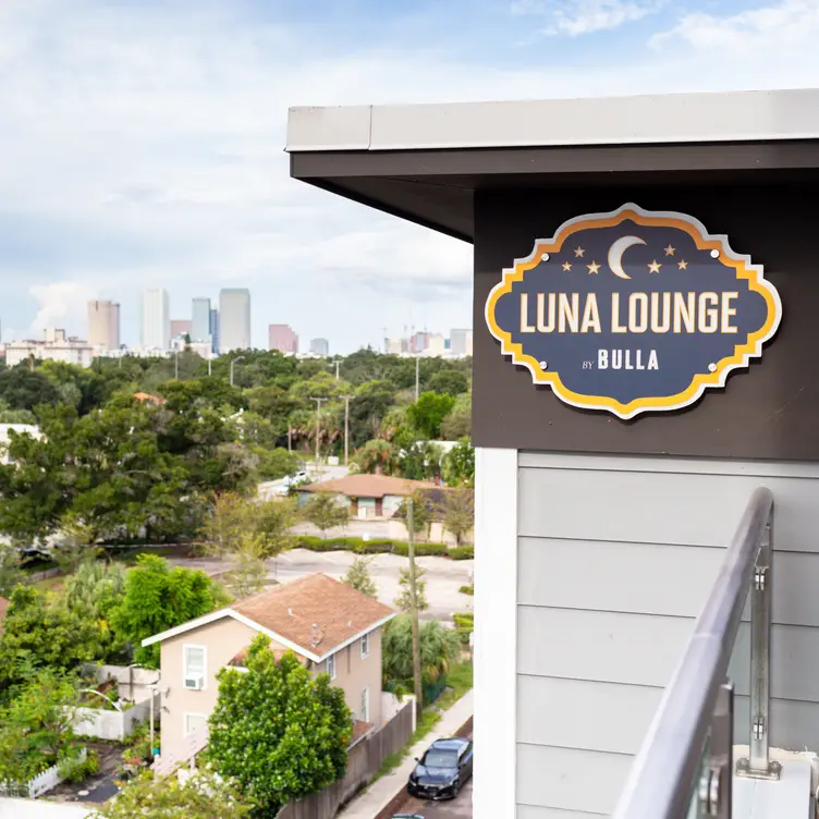 Luna Lounge Rooftop at Bulla Gastrobar, Tampa, FL