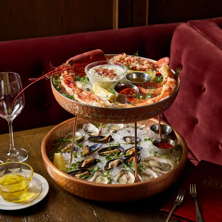 Venteux Brasserie, Cafe, & Oyster Bar Restaurant Chicago, , IL