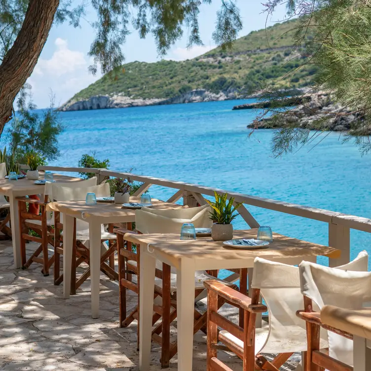 Mikro Nisi Restaurant，ZakynthosZakynthos