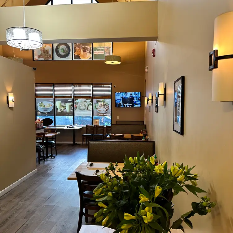 Ganh Pho Kitchen - Ganh Pho Kitchen, Braintree, MA