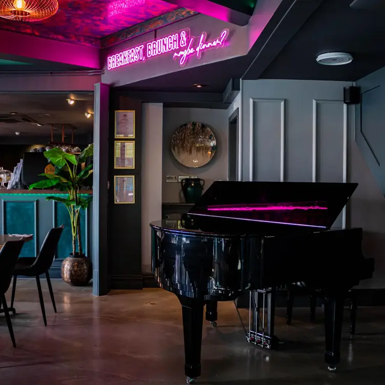 Live Piano - Islas Steak and Ribs Bar, Brighton, Brighton and Hove