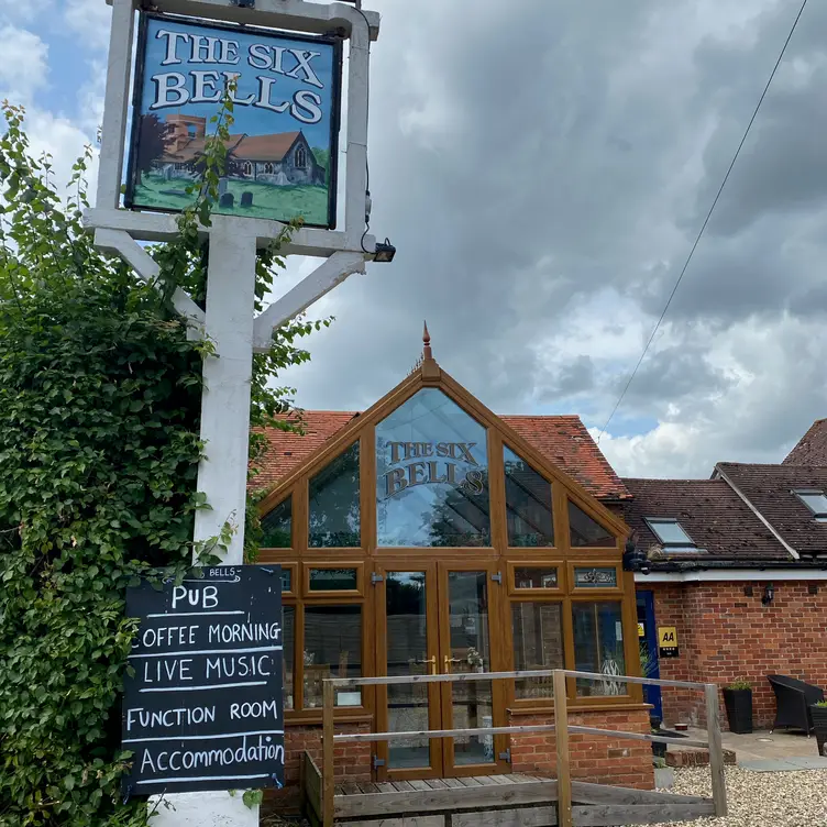 The Six Bells Berkshire Reading