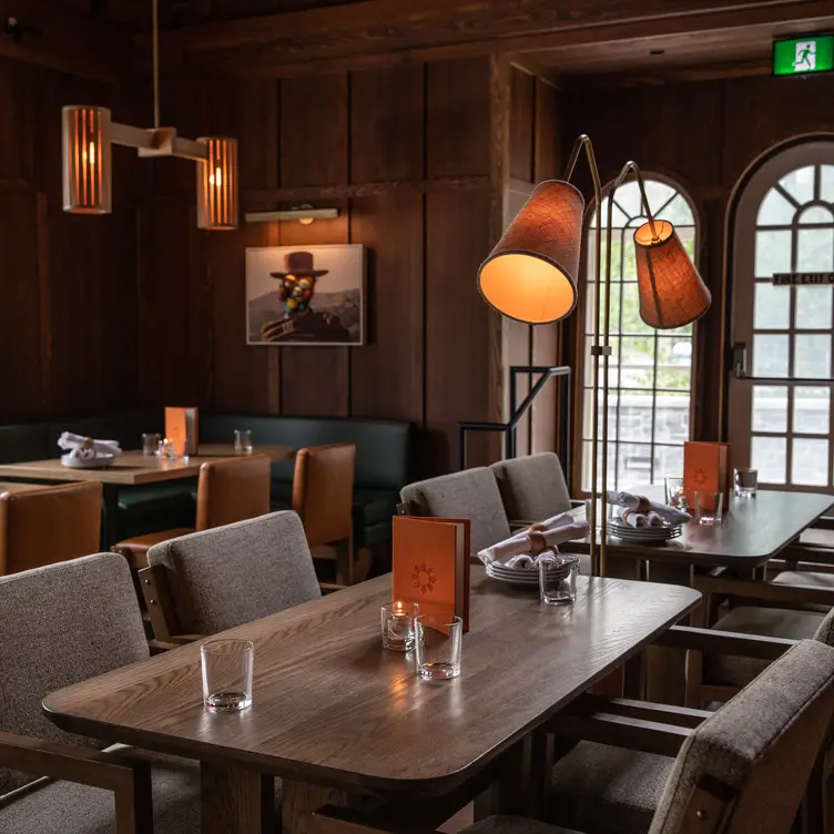 Chalet-inspired dining in downtown Banff - Bluebird Woodfired Steakhouse & Fondue，ABBanff