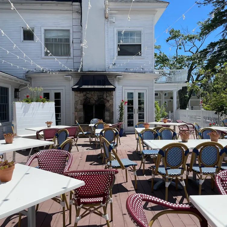 Burleigh Outdoor Sundeck Dining - The Burleigh, Kennebunkport, ME