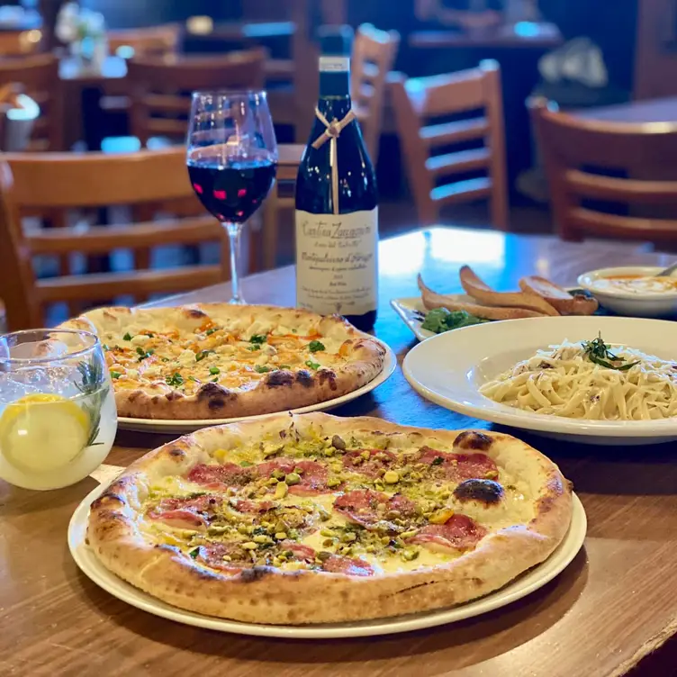 Authentic Wood Fired Neapolitan Pizzeria  - Fat Olives, Flagstaff, AZ