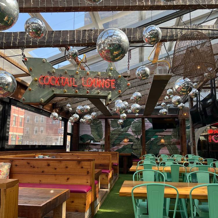 Tour Paradise Park, Wicker Park's new pizza patio and bar on North Avenue  from the owners of Homeslice/Happy Camper - Eater Chicago