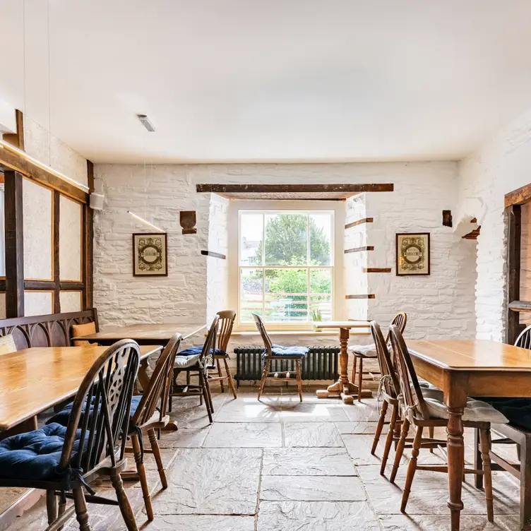 We provide a relaxed comfortable setting - The Red Lion Llangors, Brecon, Llangorse