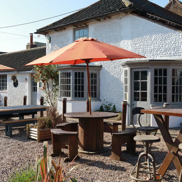 Cosy village pub serving a wood-fired pizza menu - The Morston Anchor, Holt, Norfolk