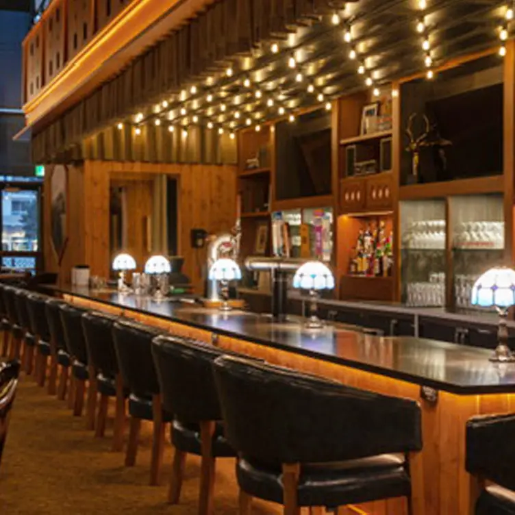 A warm vibe, perfect for aprés work &amp; a busy day. - The Lodge AB Calgary