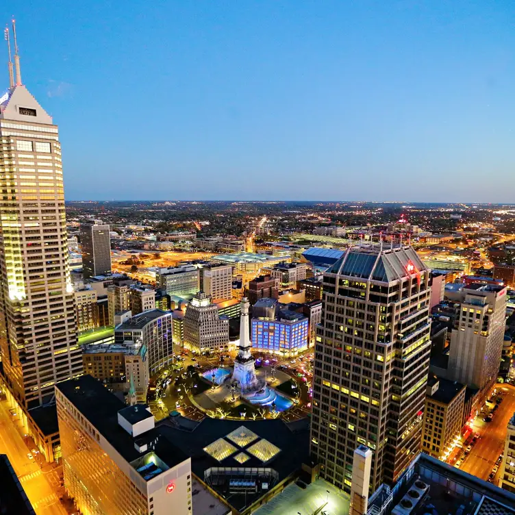 Located on the 36th floor of OneAmerica Tower - Skyline Club，INIndianapolis