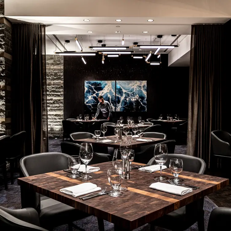 Sidecut Modern Steak + Bar – Four Seasons Resort, Whistler, BC