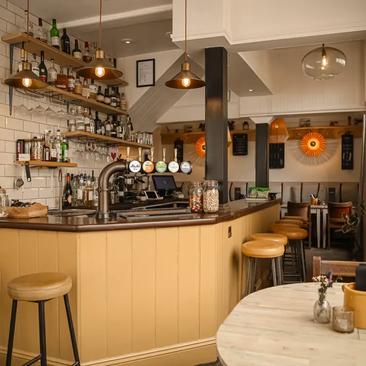 A friendly independent historic pub on the corner  - Town + House, Bath, Somerset