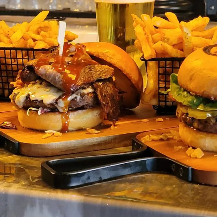 The Best Burgers, Brews, &amp; Bootscootin in Idaho - 127 Saloon ID Meridian