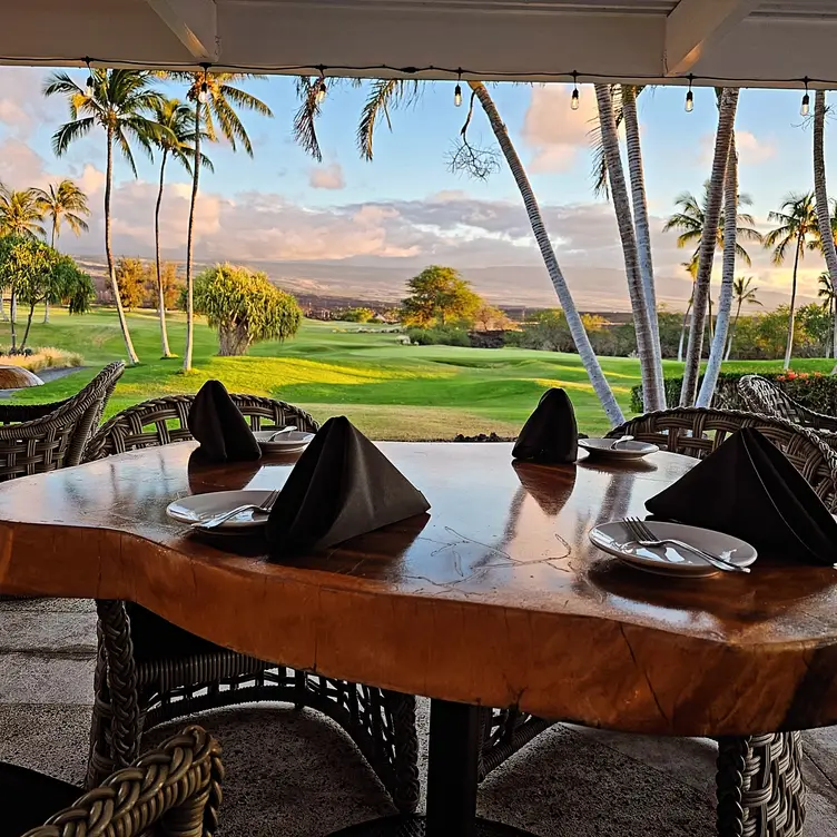 Mauka Bar and Grill，HIWaimea