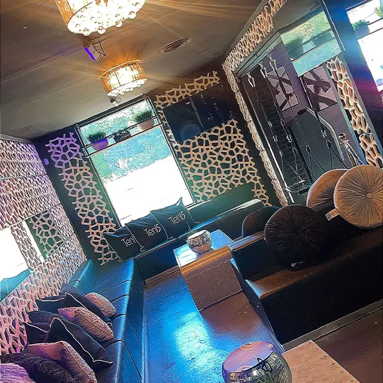 Ten15 Bar & Grill, Springfield, TN