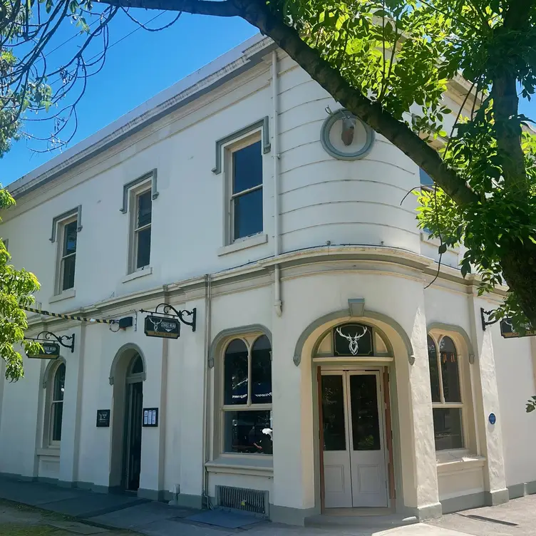 Great pub food with a contemporary twist - Stags Head Hotel, Williamstown, AU-VIC