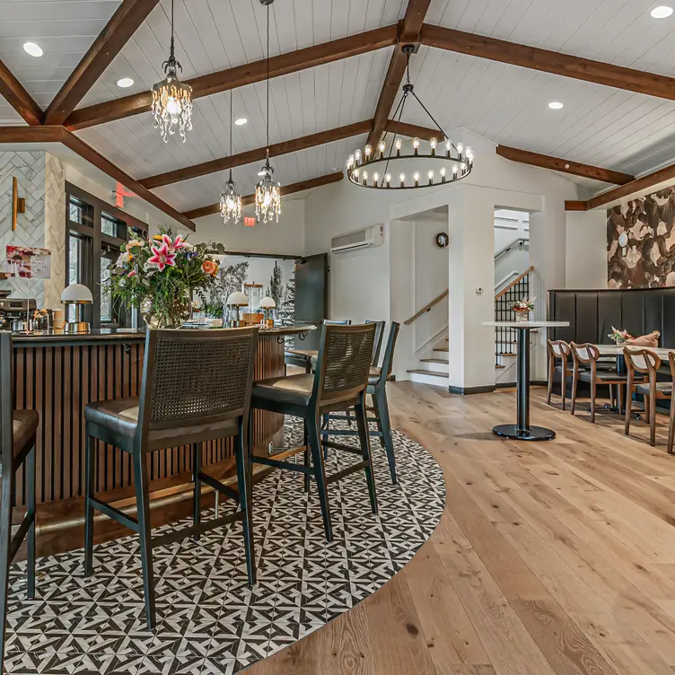 Beautifully designed wine and craft tasting room. - Belle Ame Vineyard, River Falls, WI