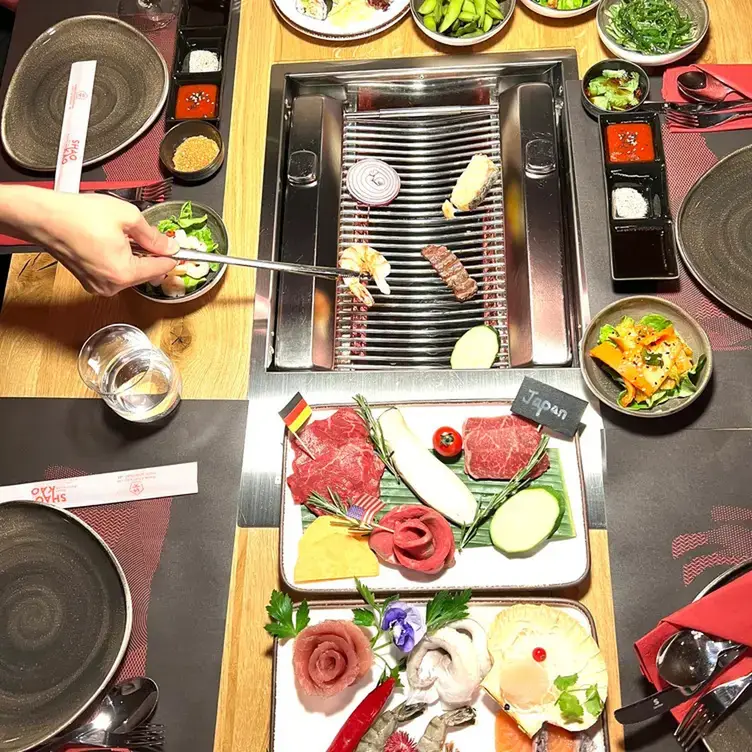 korean table BBQ - ShaoKao Fancy Sushi & BBQ Restaurant am Marienplatz, München, BY