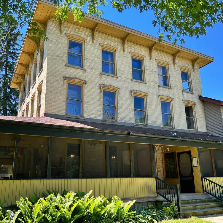 Lake House Inn, Edgerton, WI
