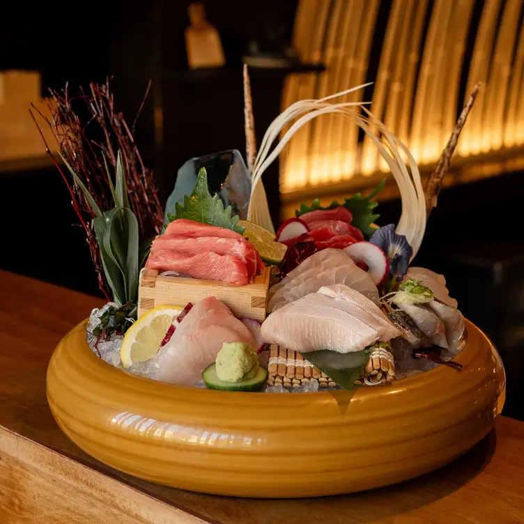 Sashimi Omakase - Toni's Sushi Bar，FLMiami Beach