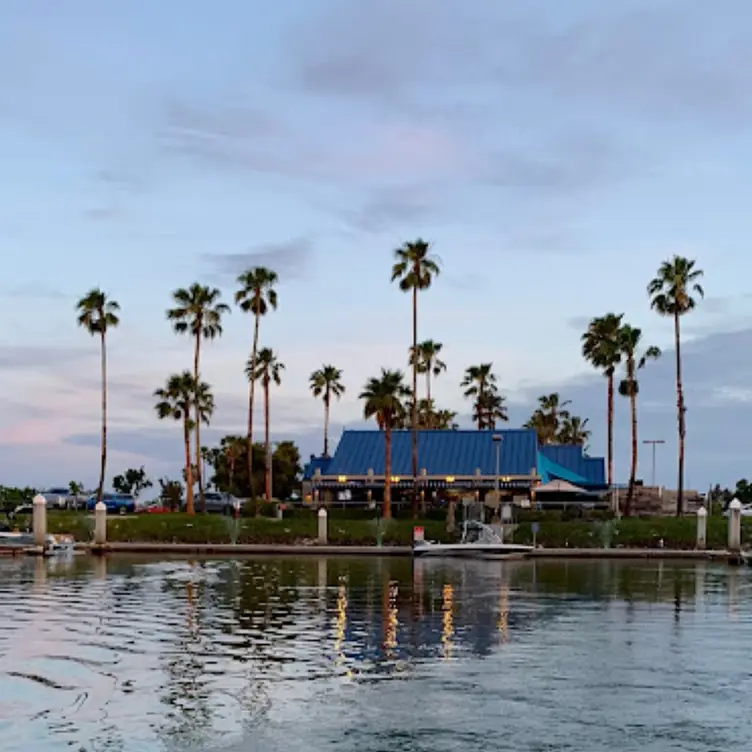 Marina Bar and Grill，CADiscovery Bay