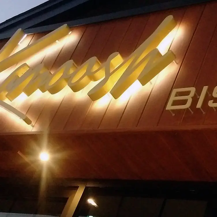 Kamoosh Bistro, Waterdown, ON