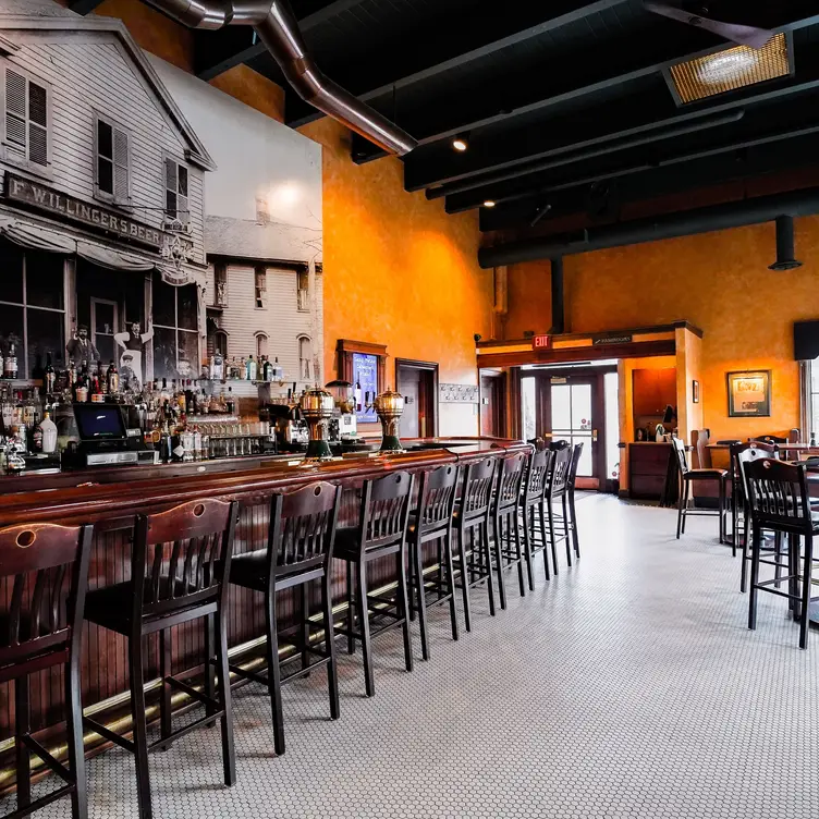 interior - Courthouse Pub, Manitowoc, WI