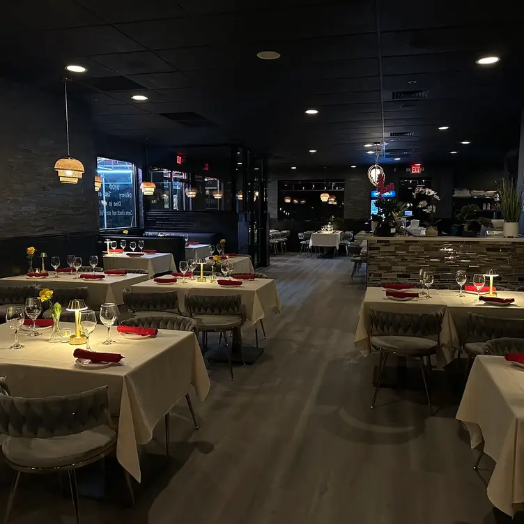 Asian, Patio, Sushi, Byob, Chinese, Patio Seating - Osaka Asian Cuisine，PADowningtown