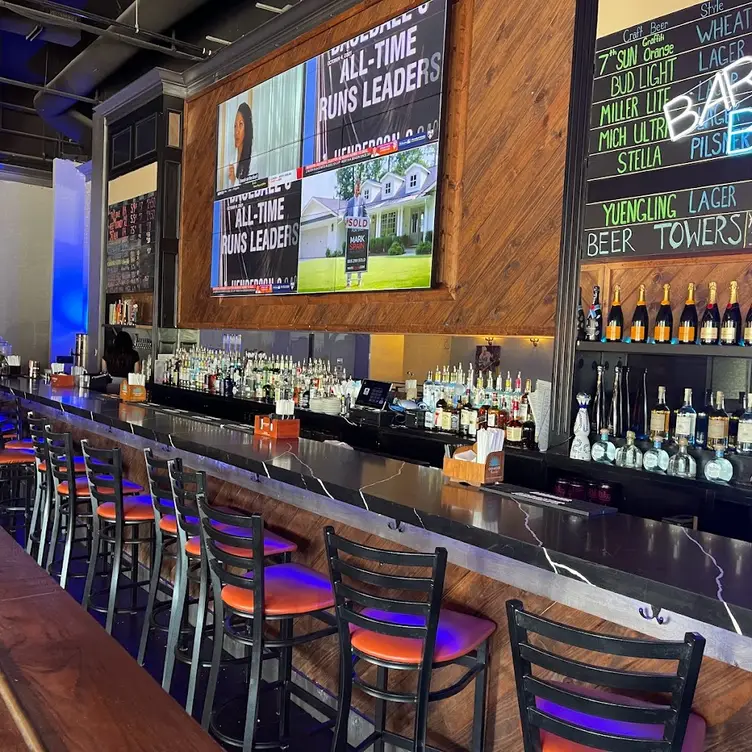 Oia Bar & Lounge, Tampa, FL