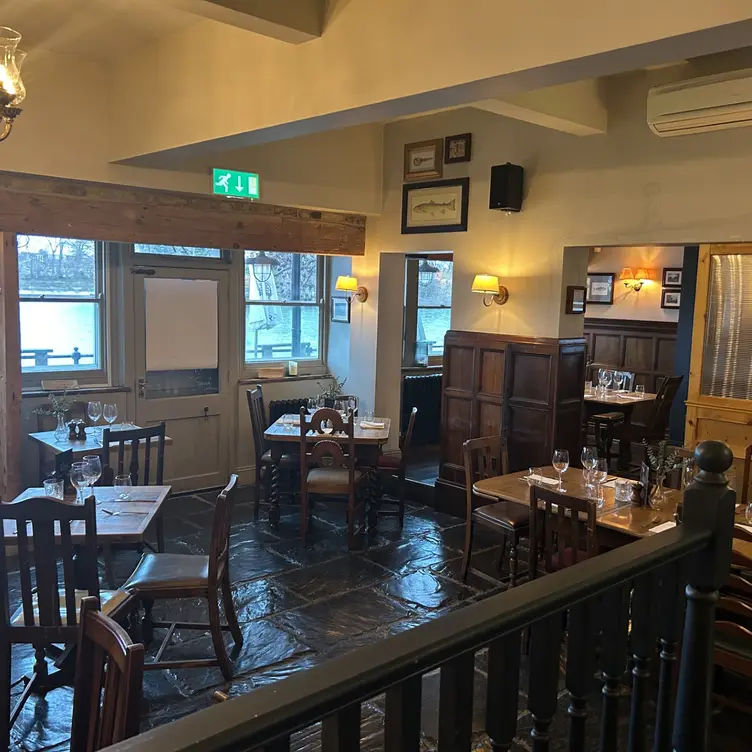 Our restaurant area overlooking the Thames - The City Barge，London