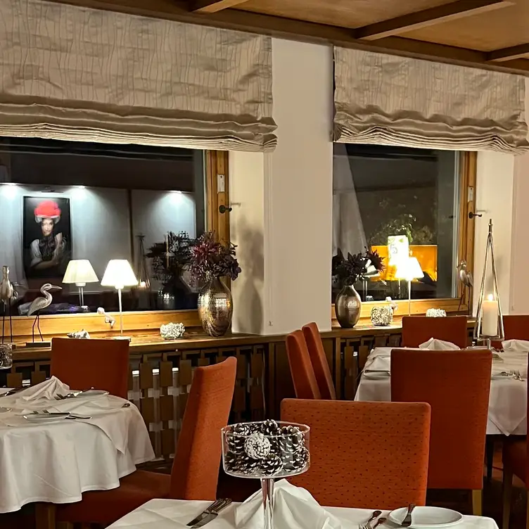 Rinderfilet "Rossini" / Rosmarinkartoffeln/Gemüse - Restaurant Zur Flüh，BWBad Säckingen