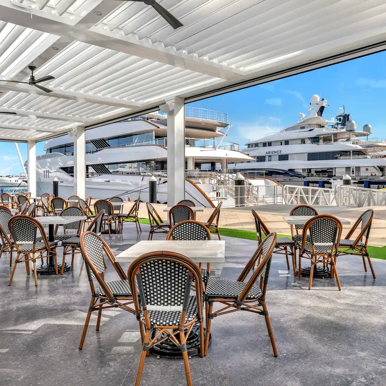 M/Y Cafe, West Palm Beach, FL