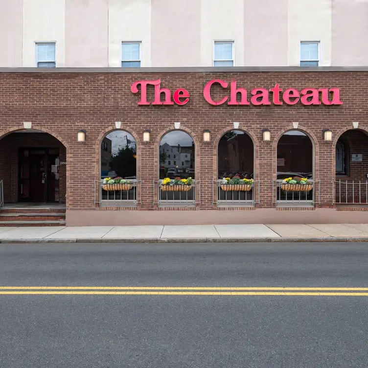 The Chateau - Waltham, Waltham, MA