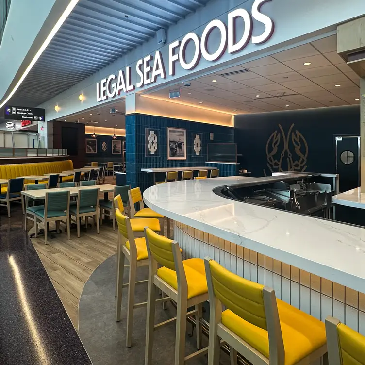 Legal Sea Foods - Legal Sea Foods - Logan Airport Terminal E - 2, Boston, MA