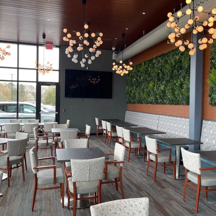 Restaurant Interior - Meridian Restaurant, Irvington, VA