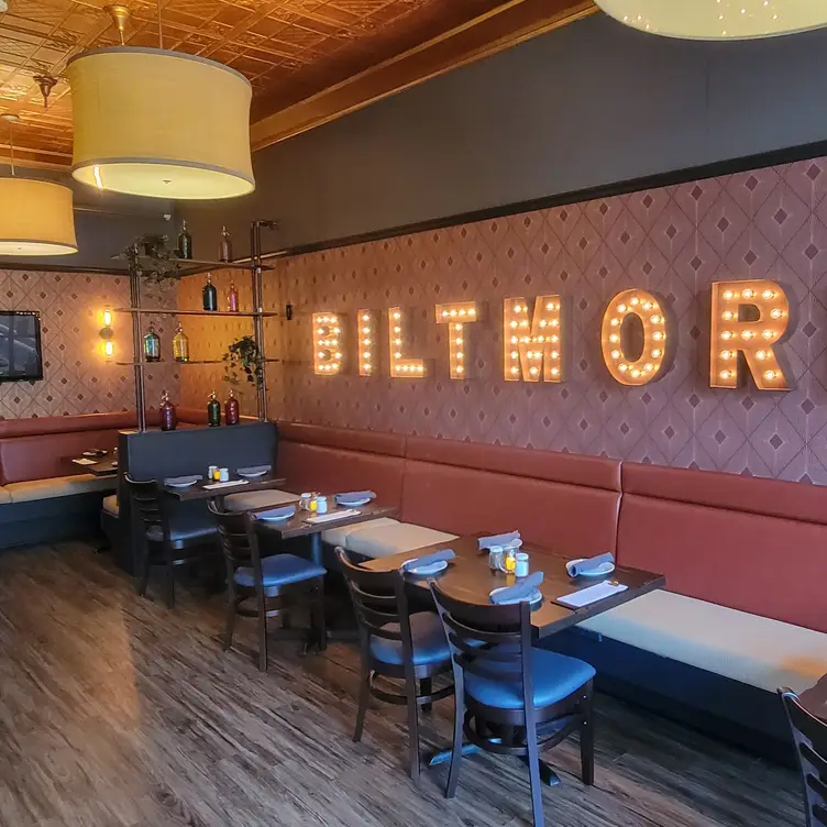 Biltmore Bar & Grill，MANewton Upper Falls