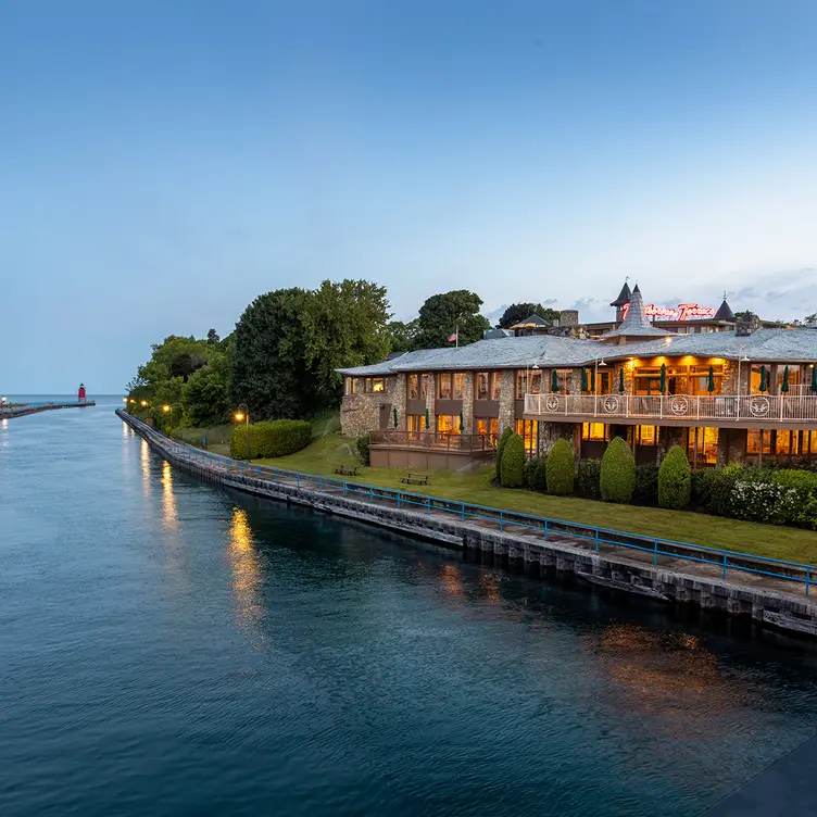 Weathervane Restaurant, Charlevoix, MI