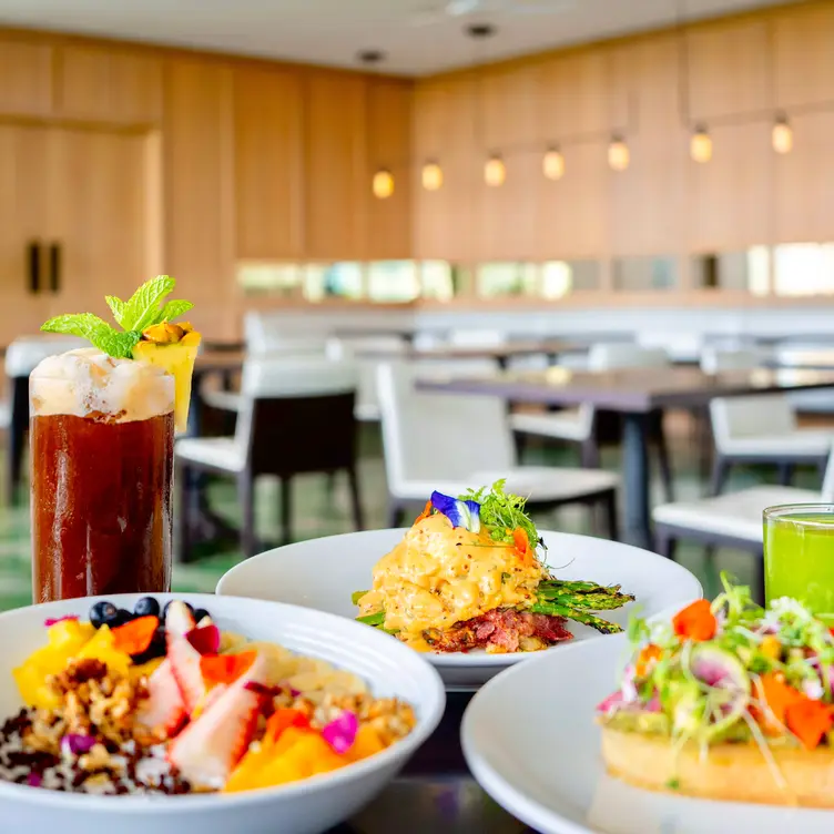 Avocado Toast, Corned Beef Oscar, Chia Pudding - Breakfast at the Terrace，HIHonolulu