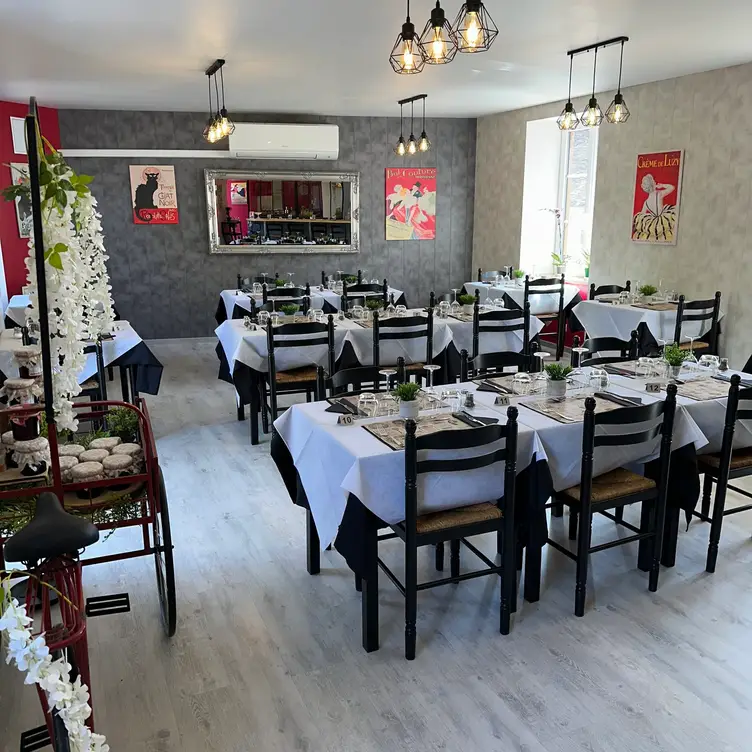 Bonnie's Bistro, Bar & Salon de Thé，Nouvelle-AquitaineCoussac-Bonneval