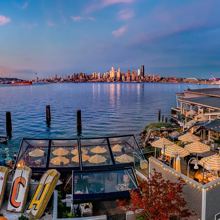 Salty's on Alki Beach，WASeattle