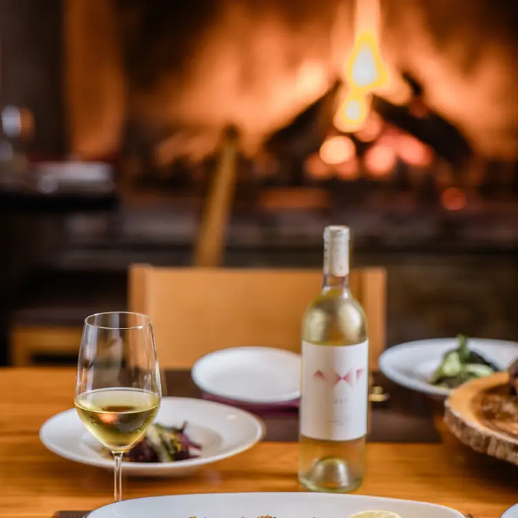 Harvest Table, St. Helena, CA