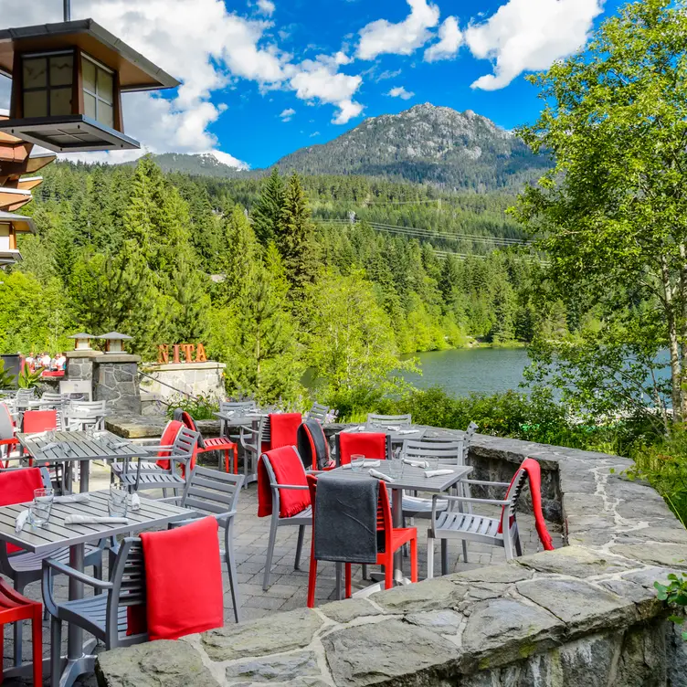 Cure Patio - Cure Lounge & Patio，BCWhistler