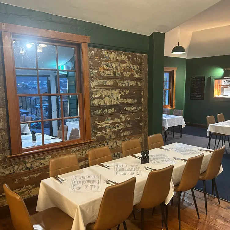 Original floors and wallpaper kept as a feature - The Bush Inn，AU-TASNew Norfolk