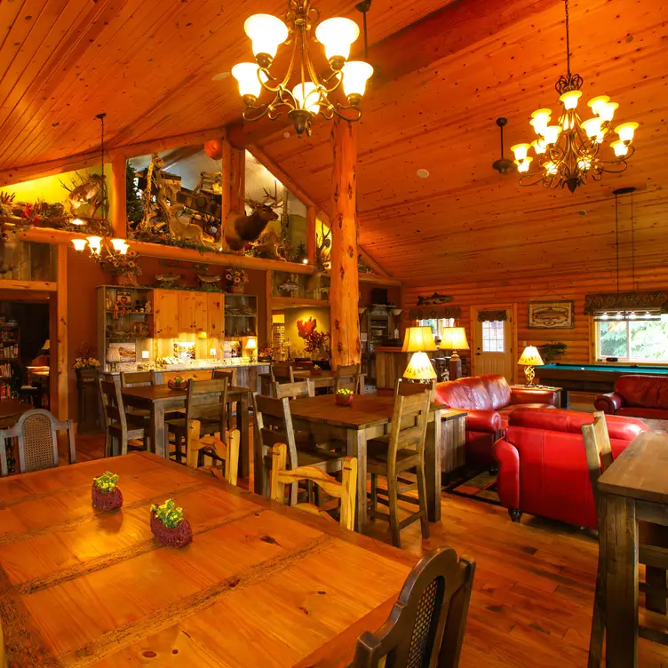 River Retreat Lodge - Gilded Trumpeter Boutique Dining, Irwin, ID