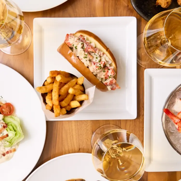 Restaurante 101 Club American Grill - Chicago, IL | OpenTable