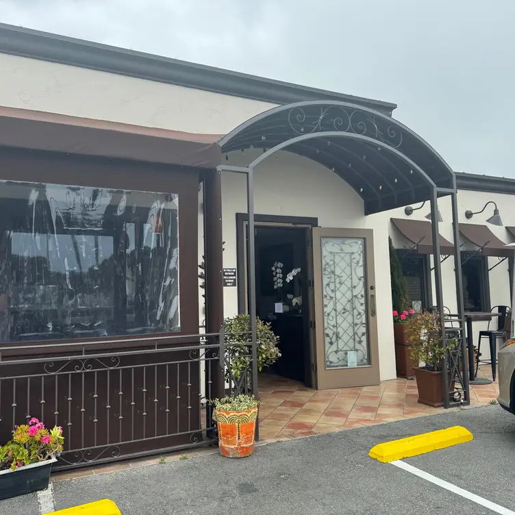 The front of the restaurant. - iL Barone Ristorante CA Newport Beach